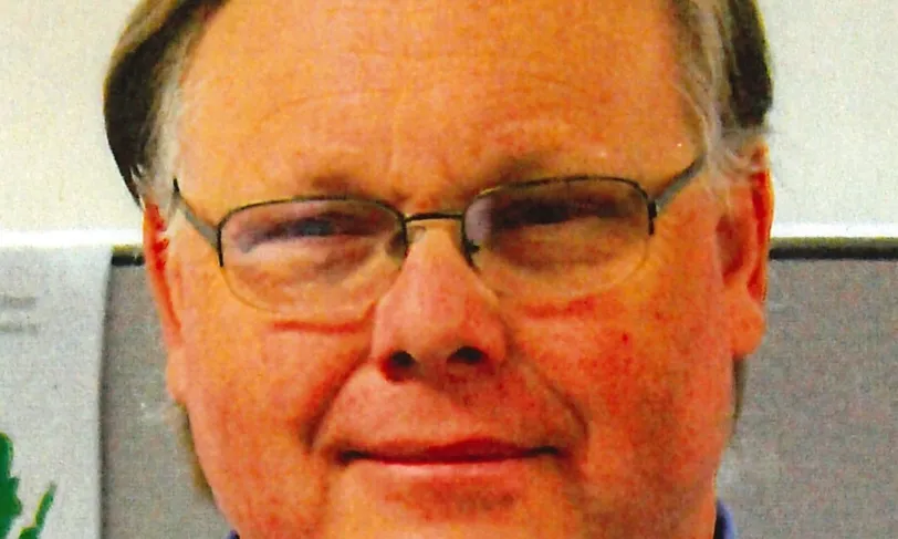 Joe Holland headshot